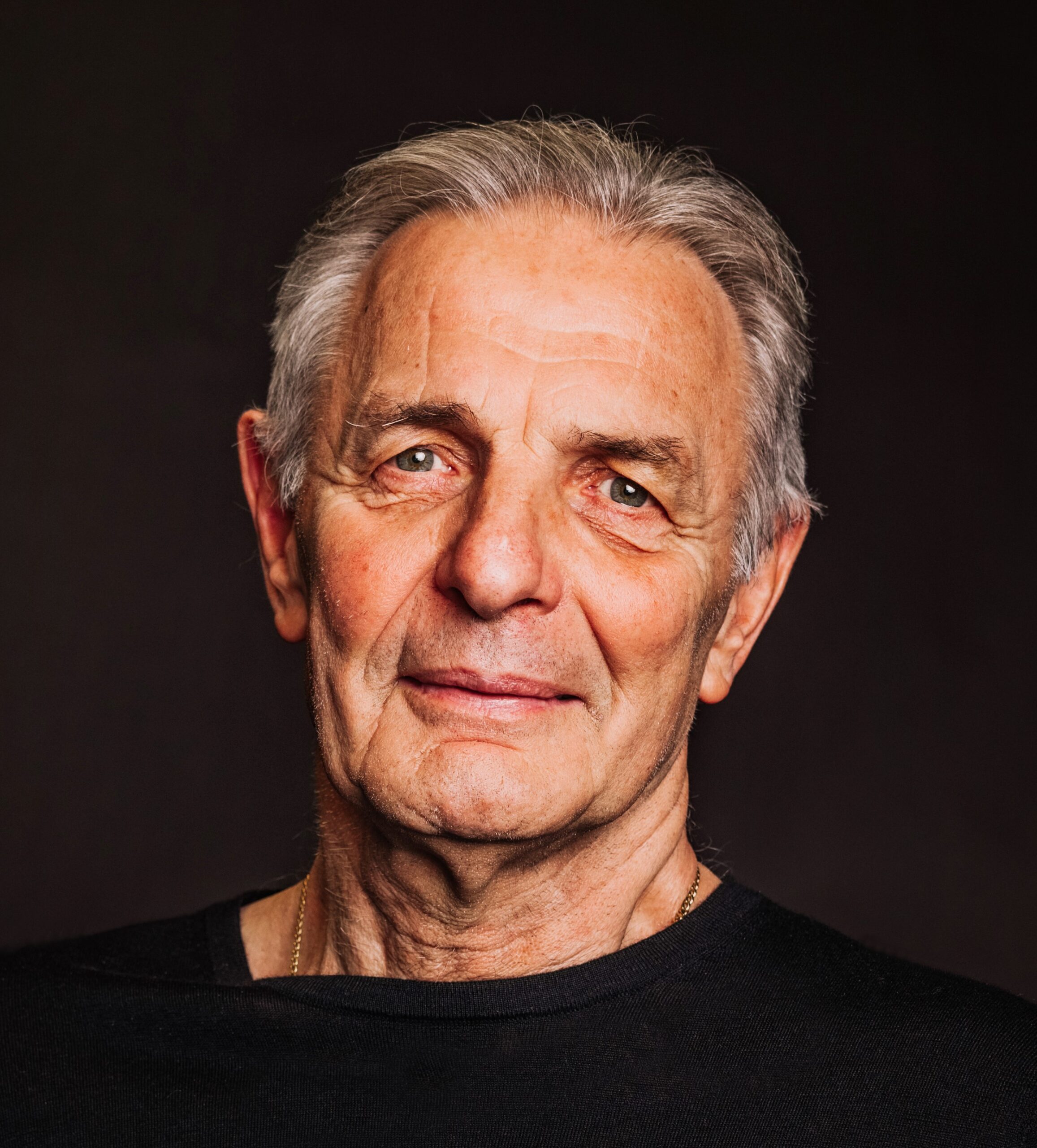 Portrait der Bundesliga-Legende Karl-Heinz – Charly – Körbel